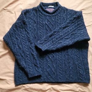 Abercrombie & Fitch Men's Dark Blue Cable Knit Sweater